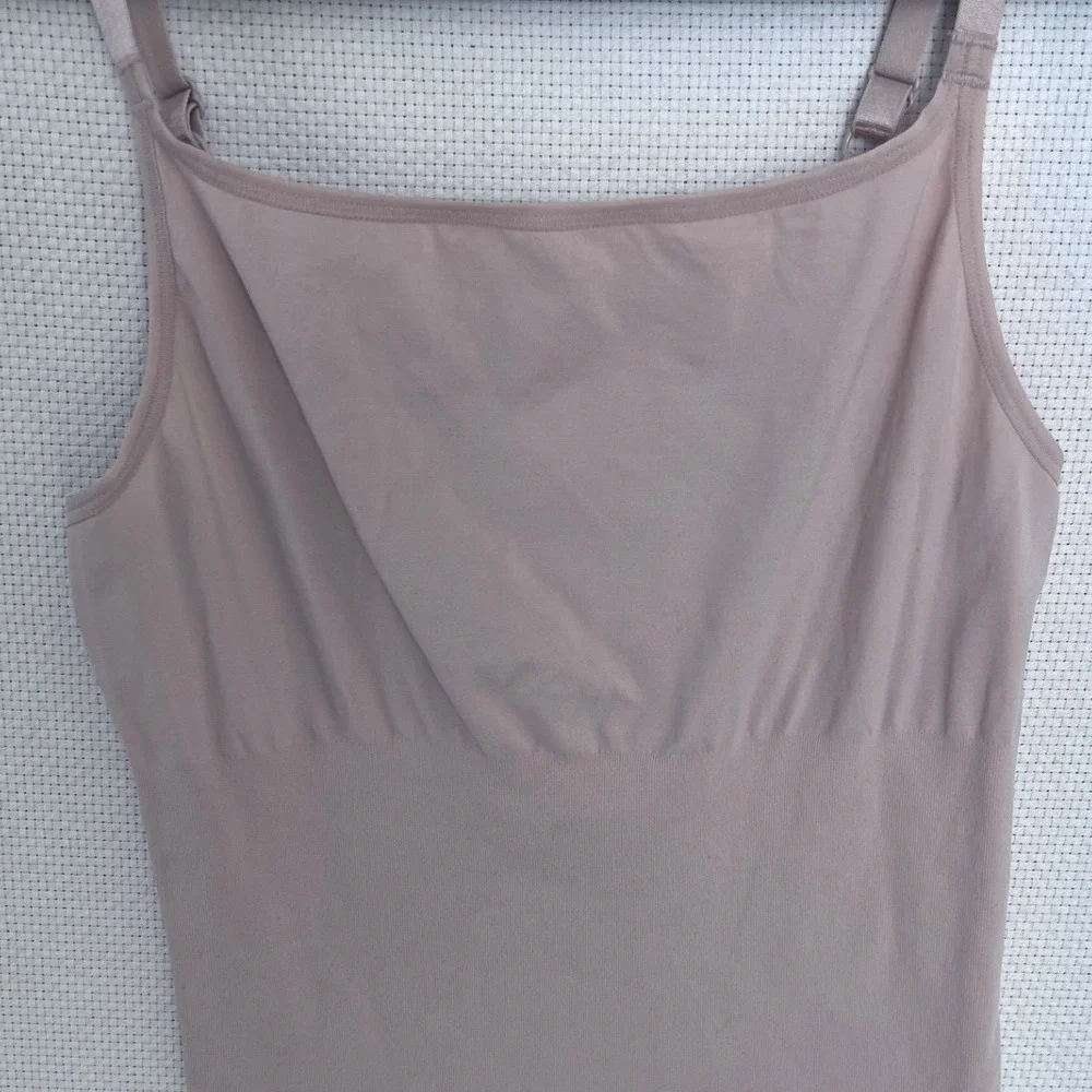 Assets by Spanx Women XL Nude Smoothing‎ Shapewear Camisole Tank Top 10024R
